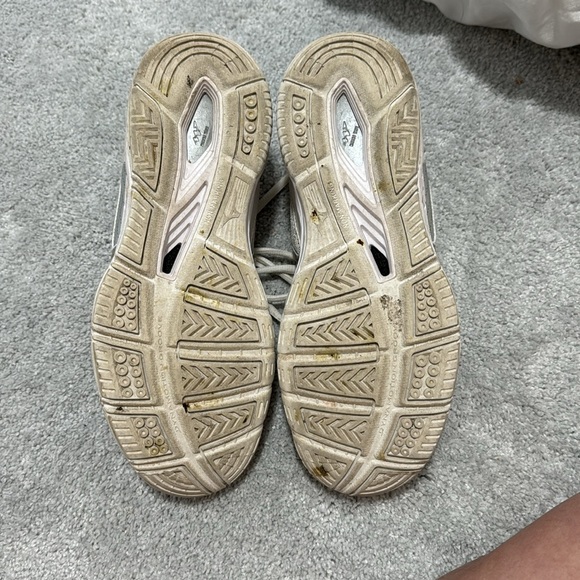 Mizuno indoor court shoes - Picture 3 of 4